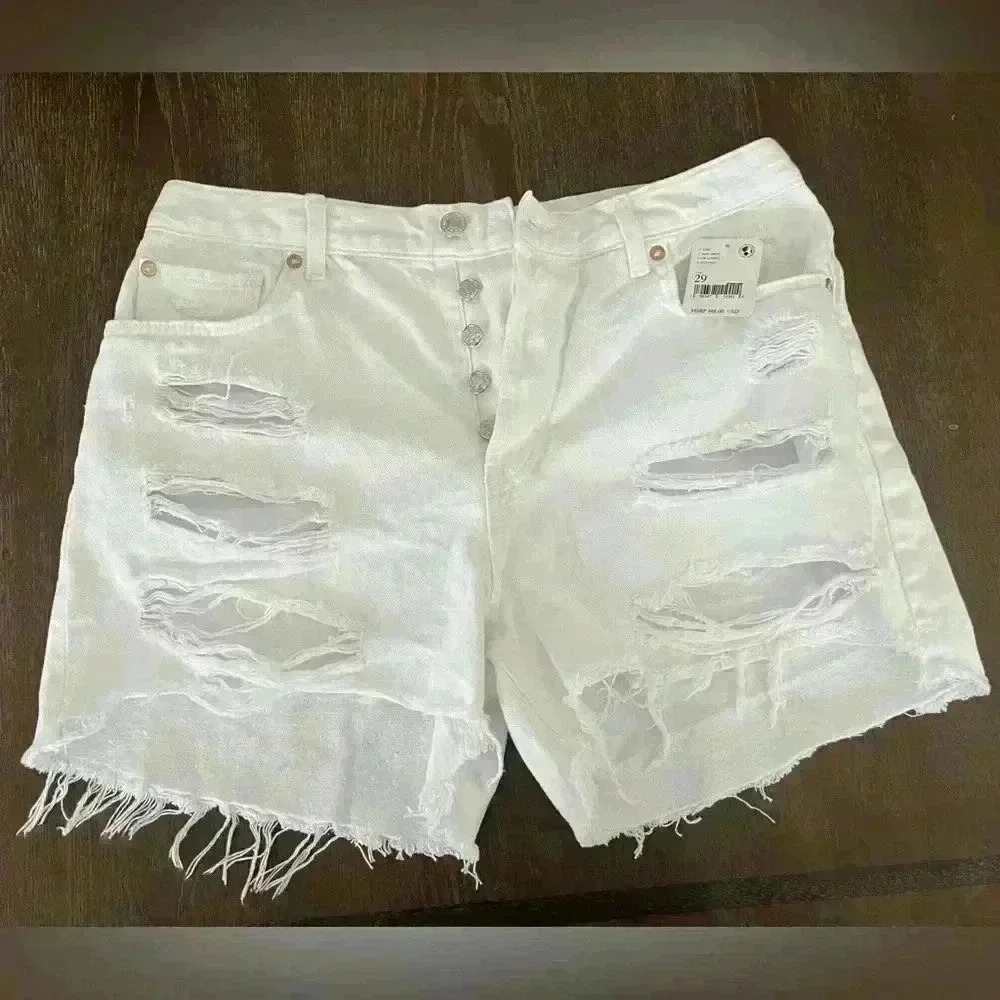 NWT Free People Women’s White Distressed Jean Shorts Size 29